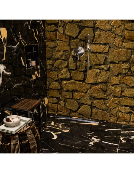 Rustikal, Steinwand & Marmor, 4 - Seitiges Gefälle & Ablauf Mit Silberne Abdeckung Mit Quadratischen Öffnungen