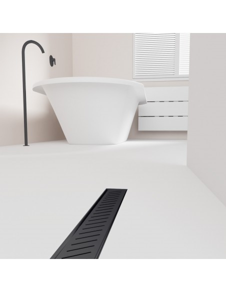 Modernes Badezimmer Mit Badewanne Und Black Zonda Ablauf Im Weißen Boden