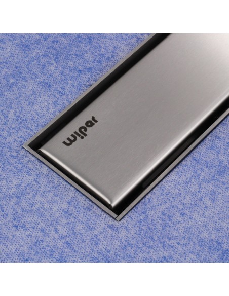 Seitennahaufnahme Der Silver Ponente Ablaufabdeckung, Bündig Auf Abdichtungsbahn Montiert