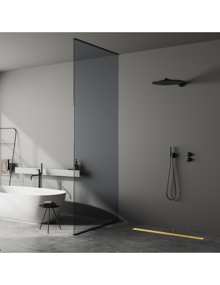 Minimalistisches Bad Mit Badewanne Und Eingebautem Brass Zonda Ablauf