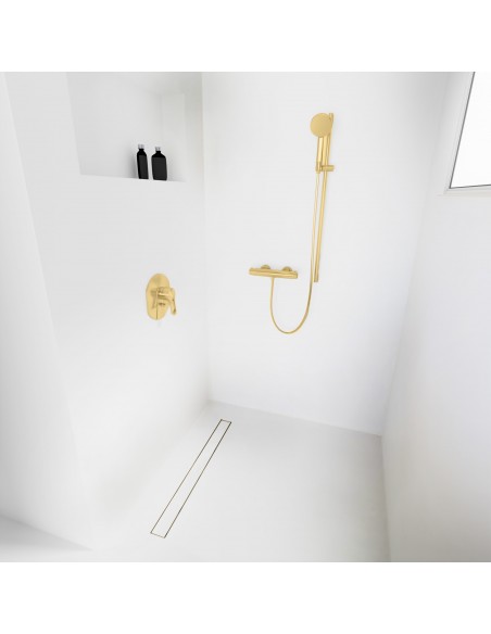 Helles Mikrozement - Bad Mit Brass Pure Ablauf, Thermostat Und Nische