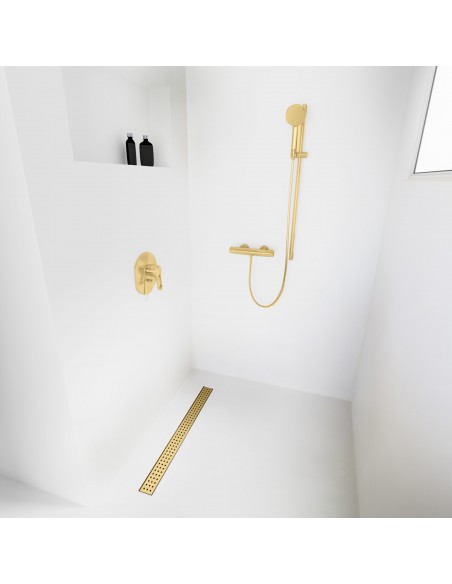 Helles Mikrozement - Bad Mit Brass Sirocco Ablauf, Thermostat Und Nische