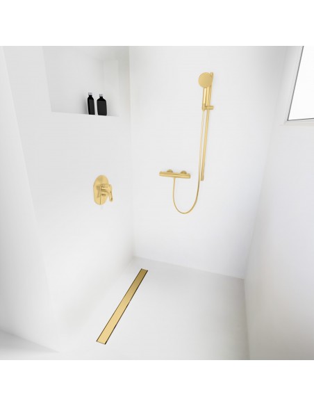 Helles Mikrozement - Bad Mit Brass Ponente Ablauf, Thermostat Und Nische