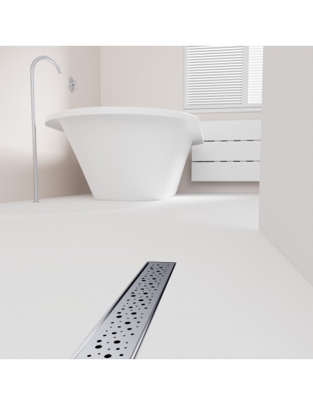 Modernes Badezimmer Mit Badewanne Und Silver Mistral Ablauf Im Weißen Boden