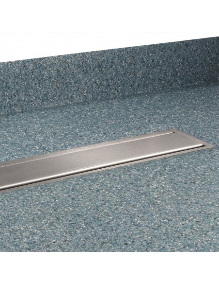 Ponente Linearablaufabdeckung Entlang Der Kante Einer Blauen Terrazzo - Duschwanne, Eckansicht