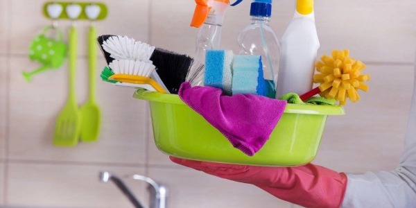 Reinigung Und Pflege Der Dusche